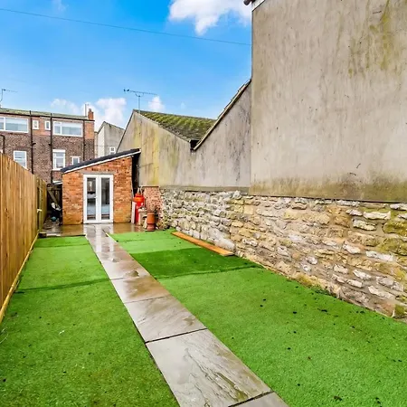 דירה Grace Glamping , No3 Mitford St *